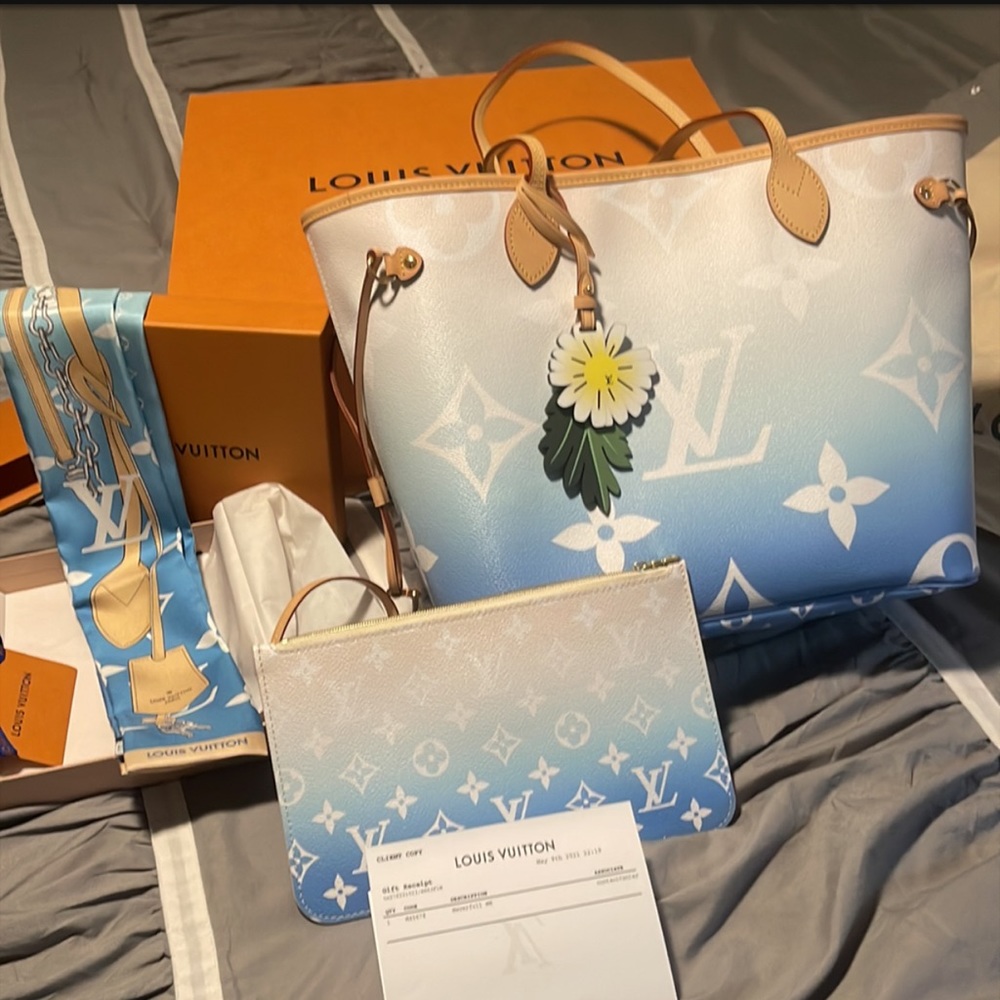 LV “like new” By the pool Neverfull MM (Blue)